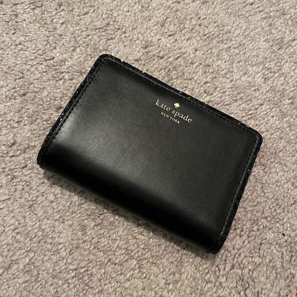 Kate Spade Wallet - Picture 1 of 5